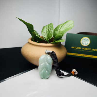 Trang sức phong thủy- Mặt dây lá ngọc -lá bồ đề ngọc phỉ thúy